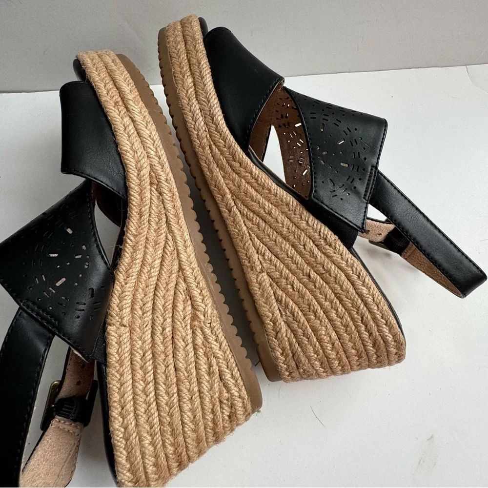 SOUL Naturalizer Ocean  Black and Tan Wedge Sandals